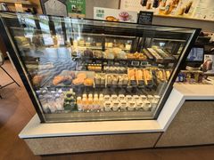 -星巴克臻选(莘庄仲盛店)