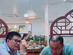 -何哥鲜鱼餐厅(龙湖花园店)