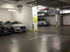 -新世界新丸中心-地下停车场