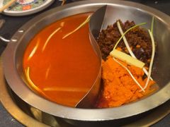 -沸炉重庆老火锅(军事博物馆店)