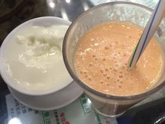 姜撞奶和木瓜鲜奶-义顺牛奶公司(庇利金街店)