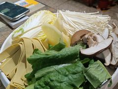 -鸡遇虾煲干锅火锅(小寨金莎店)