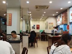 大堂-鲜得来排骨年糕(即墨路店)