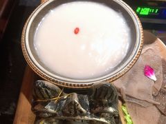 -老牌坊云南鱼豆花火锅(哈西万达店)