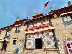 -比如骷髅墙景区