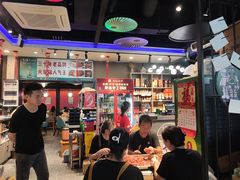 -老街烧烤大排档·地道湖北菜·龙虾馆(汉口火车站店)