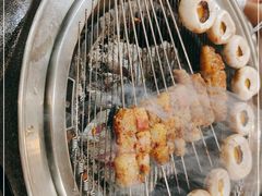 -围炉肉舍•炭烤活鳗•丹东海鲜烤肉(步行街店)