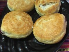 云南现烤鲜花饼-香巴拉云南餐厅(华莱坞店)