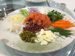 风生水起三文鱼捞起-东江海鲜酒家(艺都分店)