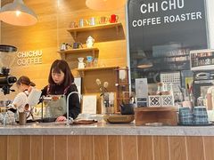 -彳亍咖啡·这里(水湾路店)