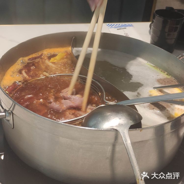 黄牛党云南酸菜牛肉火锅