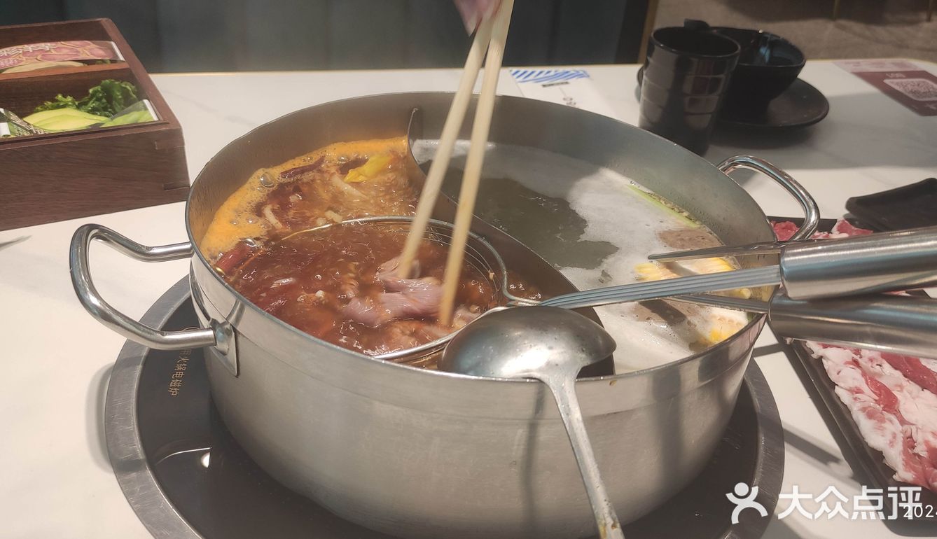 黄牛党云南酸菜牛肉火锅