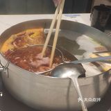 黄牛党云南酸菜牛肉火锅