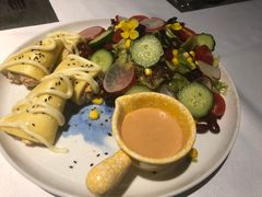 魔膳秘制吞拿鱼卷沙拉-魔膳厨房·果木牛排·西餐厅(MM2店)