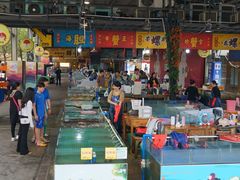 -三亚火车头万人海鲜广场