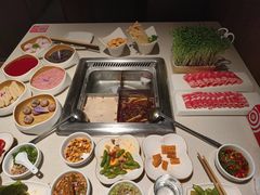 -海底捞火锅鲜切牛肉主题店(长寿路店)