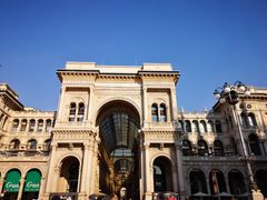 -文艺复兴百货(米兰大教堂广场店)