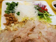 -官塘陈记鱼生·潮汕砂锅粥·牛肉火锅(潮枫路总店)