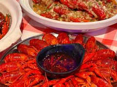 -肥小宝·金牌油焖大虾(襄阳龙虾地标店)