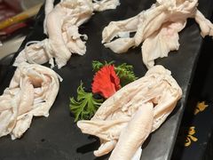 -老牌坊云南鱼豆花火锅(哈西万达店)
