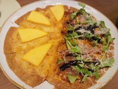 榴莲芝士火腿拼盘薄脆披萨-一沙一城·岩烤牛扒(深圳首店)