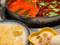 -伴山牛贵州黄牛肉火锅·苗疆非遗艺术餐厅(上海首店)