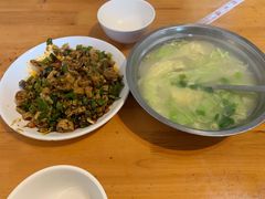 -茅屋大酒店