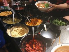 -爆炸头阿姨小四川正宗川味小吃(无任何分店)
