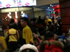 等位区-巴奴毛肚火锅(广益哥伦布店)