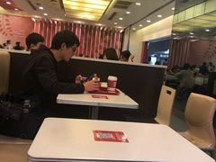 -肯德基(虹桥机场T2北指廊精选外卖点店)