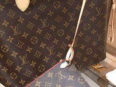 -文艺复兴百货(米兰大教堂广场店)