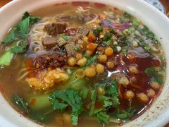 -爆炸头阿姨小四川正宗川味小吃(无任何分店)
