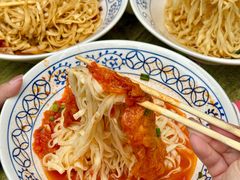 -李与白包子铺(桐梓林店)