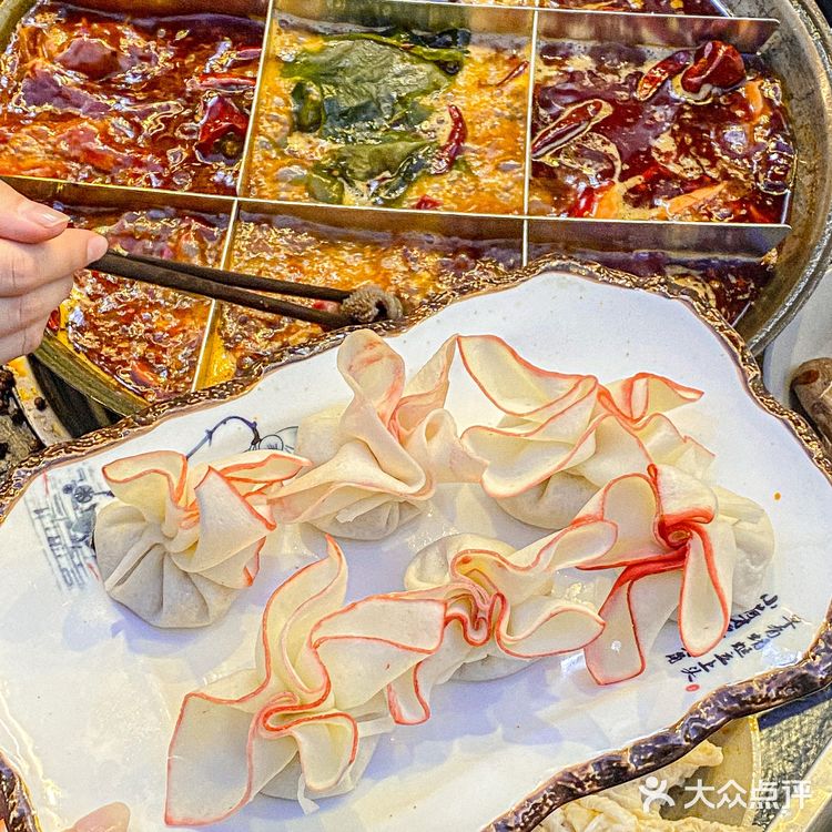 西安｜这家火锅是把重庆街头搬来了吗[流泪]太有感觉