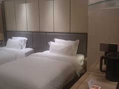 -华海酒店(茂名高铁站店)