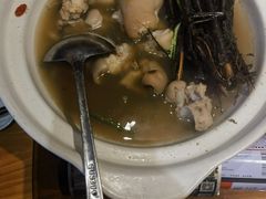 -头上红煨盐鸡·非遗院子餐厅