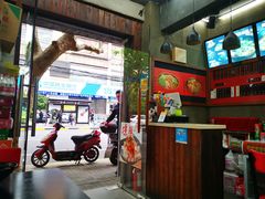 -丽影重庆小面(定西路店)