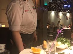 -海底捞火锅鲜切牛肉主题店(长寿路店)