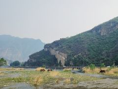 -百里峡七彩艺术小镇