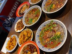 -爆炸头阿姨小四川正宗川味小吃(无任何分店)