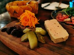 鹅肝酱配法棍-羽深肉铺 Steak & Wine