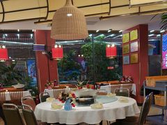 -刘姐啤酒鱼民族演艺餐厅(西街总店)