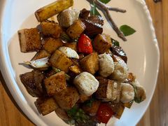 九层塔鹅肝爆炒牛肉粒-艺术食堂(创意料理)