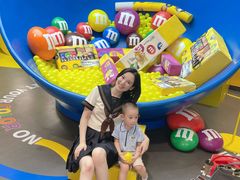 -m豆巧克力世界(上海世茂广场店)