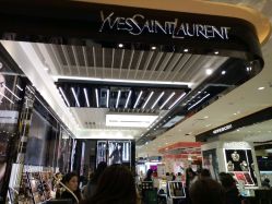 -YVESSAINTLAURENT
