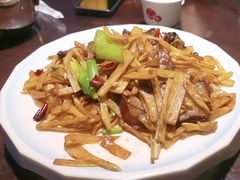 -牛头鱼庄·地道广西菜(西明店)