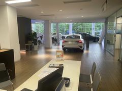 -上海永达奥诚奥迪4S店(申江路店)