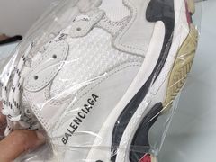 -京伟修鞋洗鞋奢侈品皮具护理店