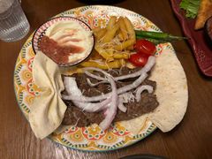 阿拉伯牛羊肉混盘-Uncle Kosto科斯托·中东菜