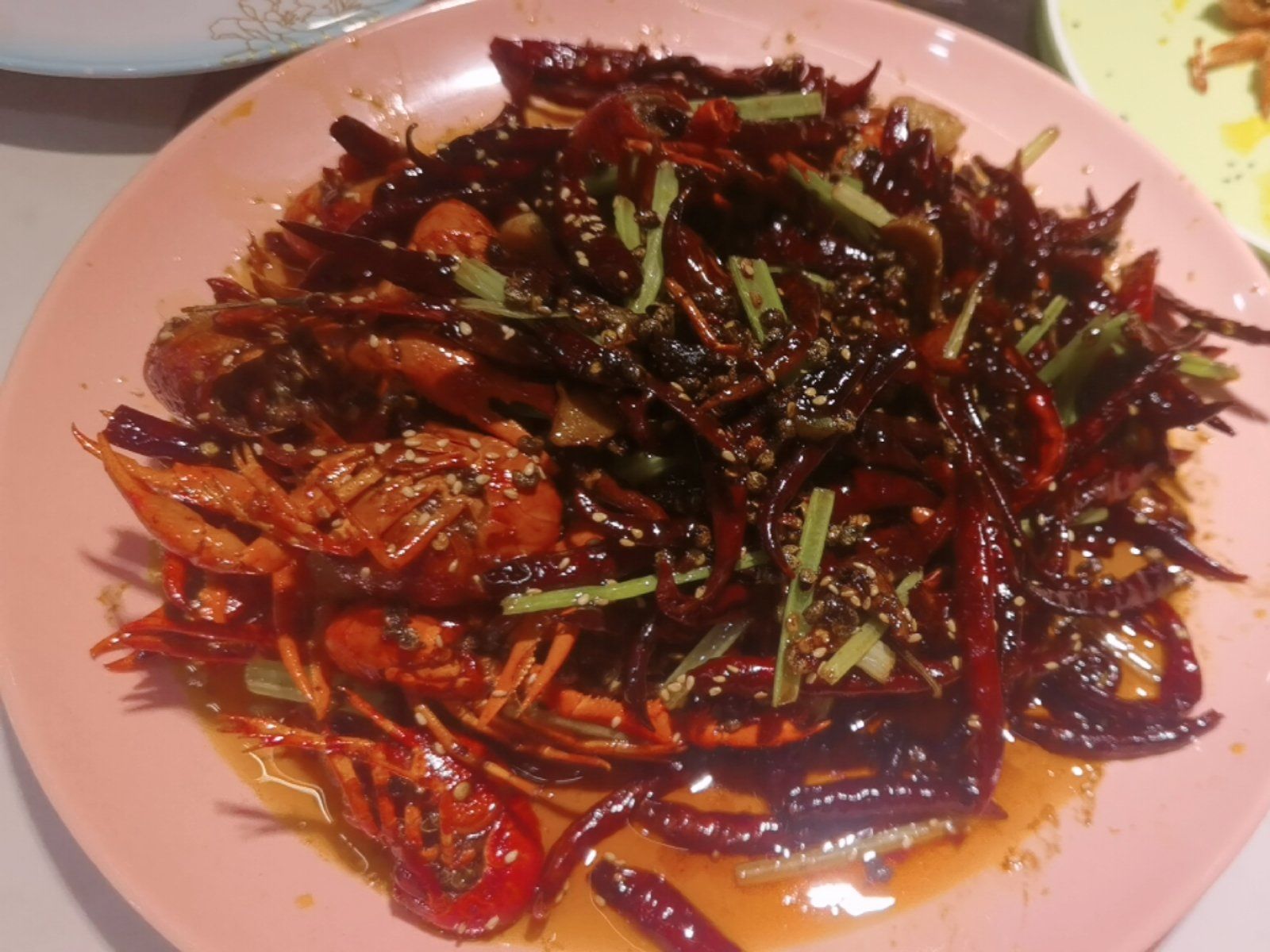 金汤蒜泥龙虾,每一只小龙虾都吸满了汤汁蒜泥超级多